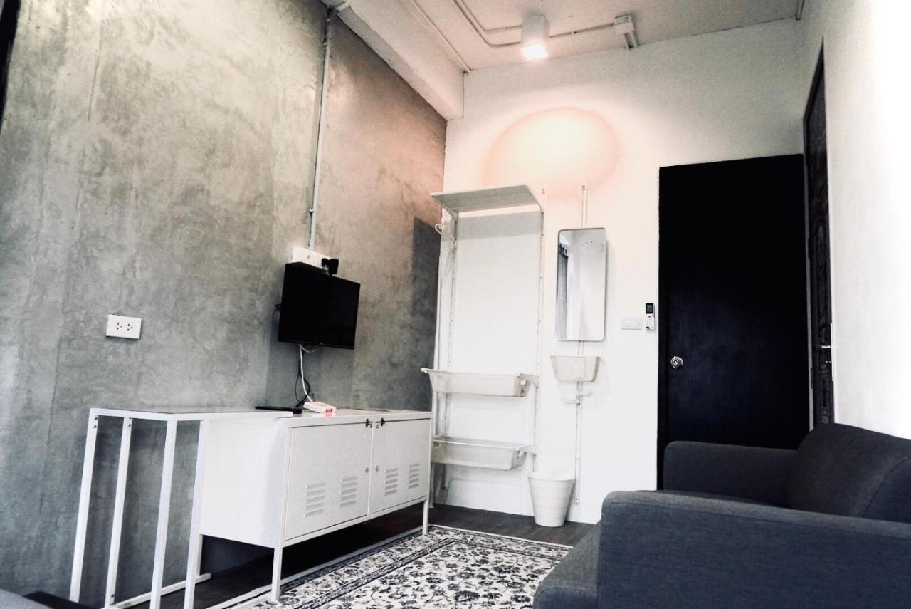 Hostel L'atelier Poshtel Phuket Exterior foto