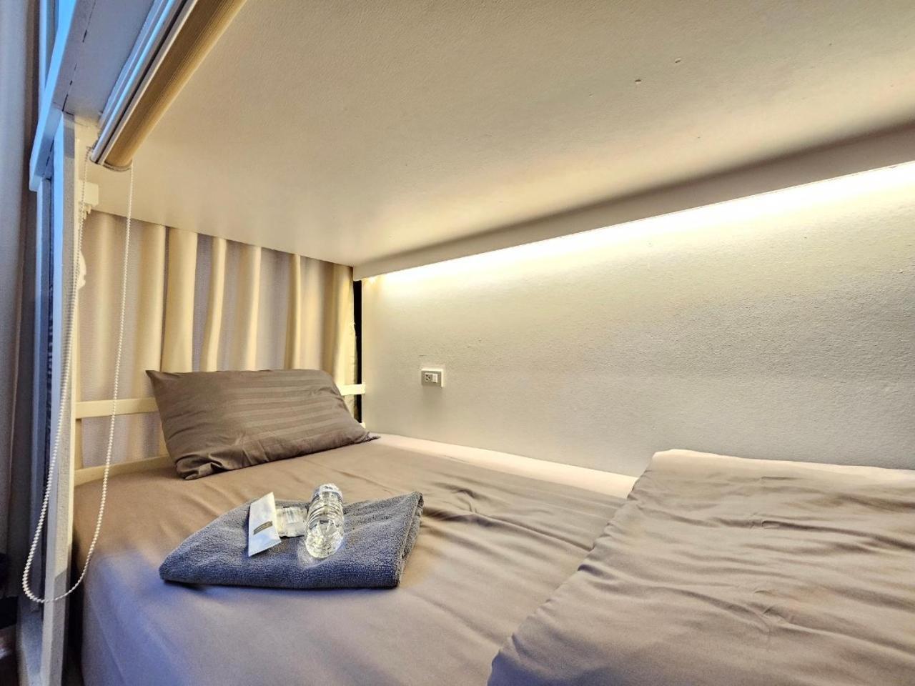 Hostel L'atelier Poshtel Phuket Zimmer foto
